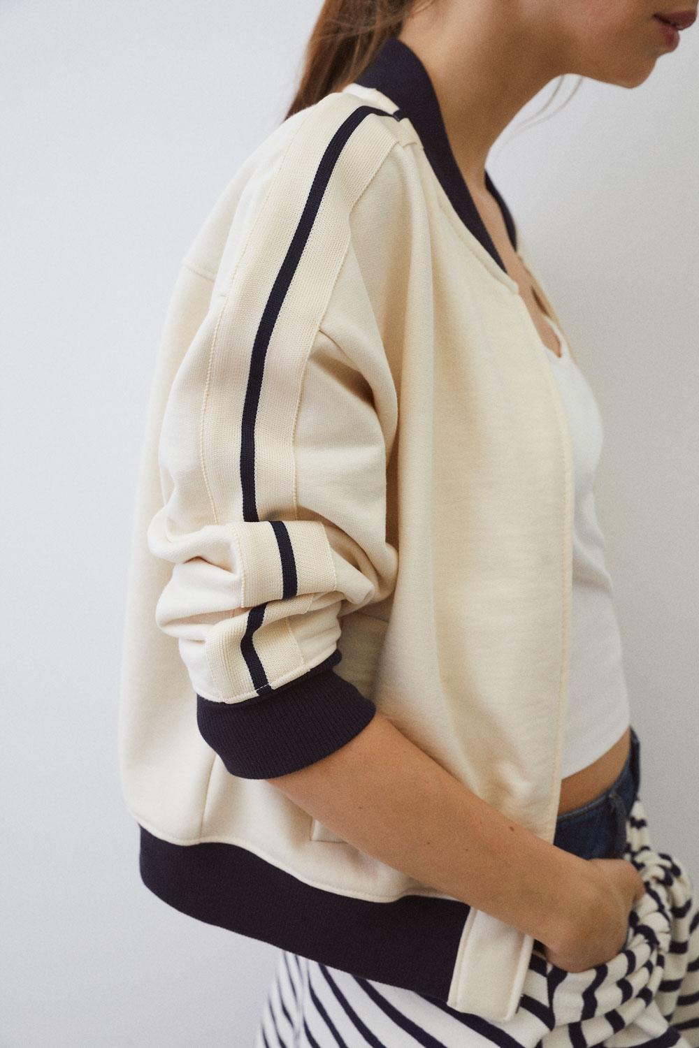 Eseoese BOMBER ALGODÓN LOUNGE Precio ultrabajo