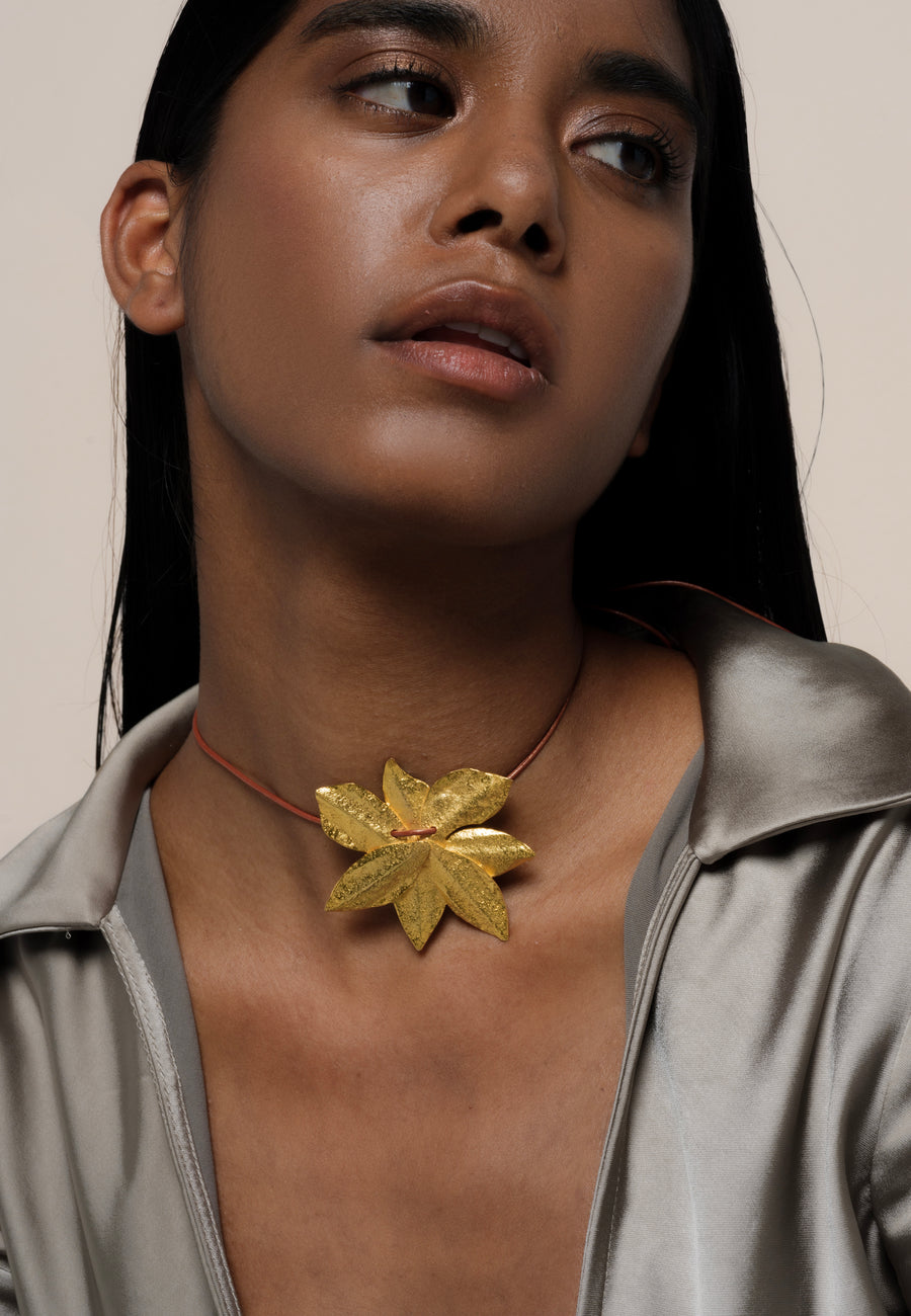 lavani Collar Lotus Flower Dorado Gran oferta