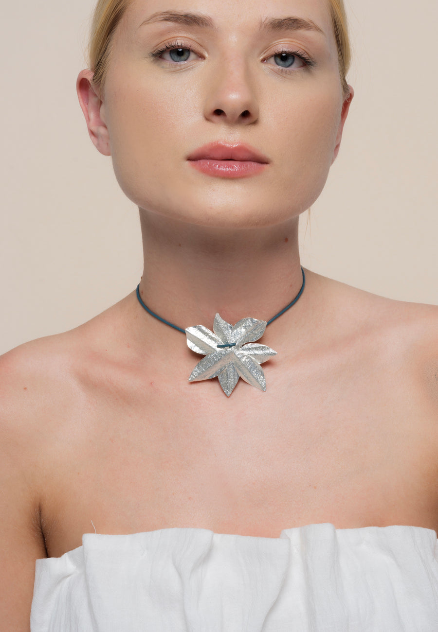 lavani Collar Lotus Flower Plata Rebajas baratas