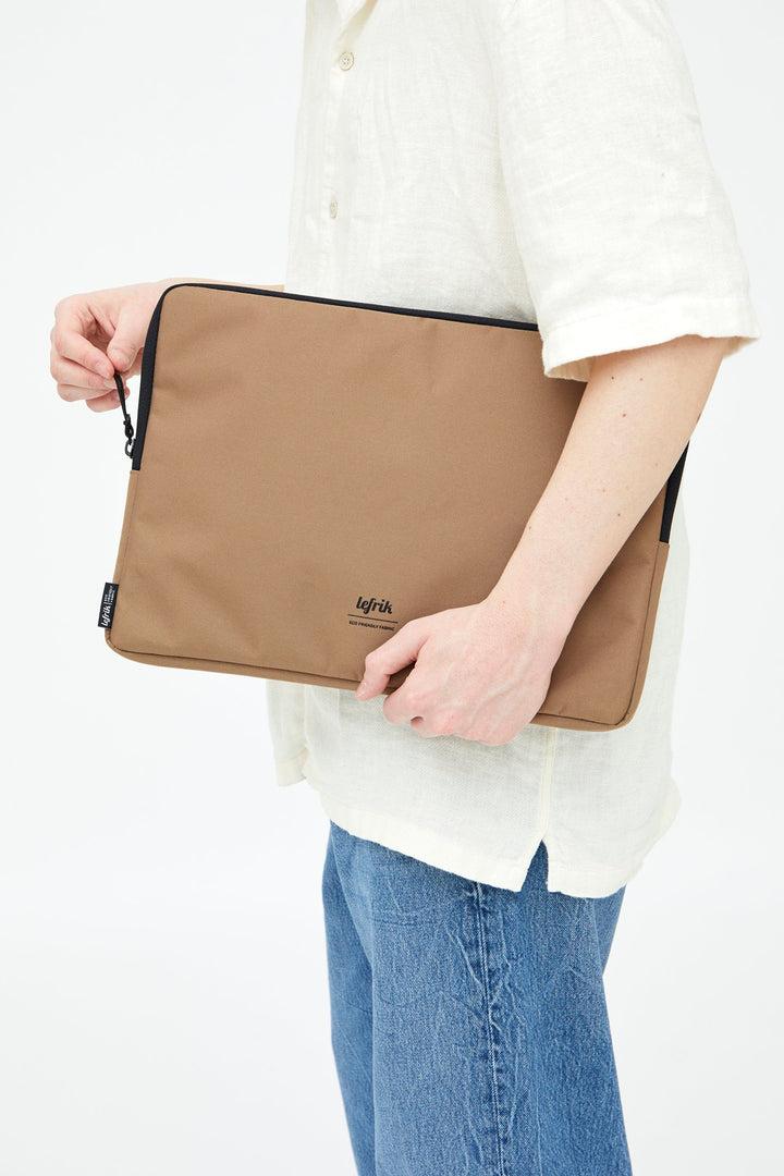 lefrik Funda Portátil Capture 15" Camel Rebajas de fin de temporada