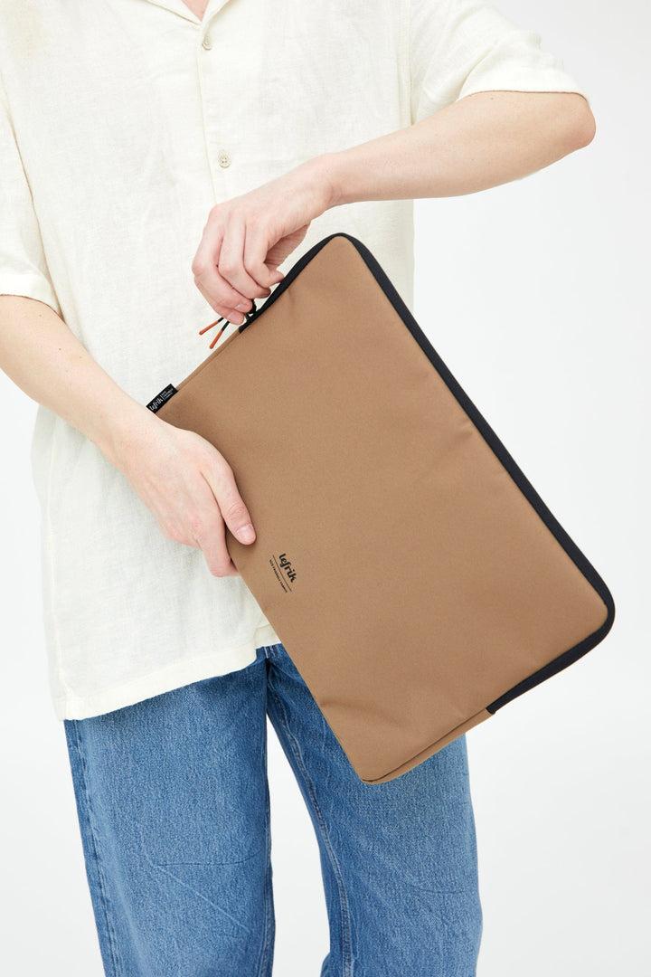 lefrik Funda Portátil Capture 15" Camel Rebajas de fin de temporada