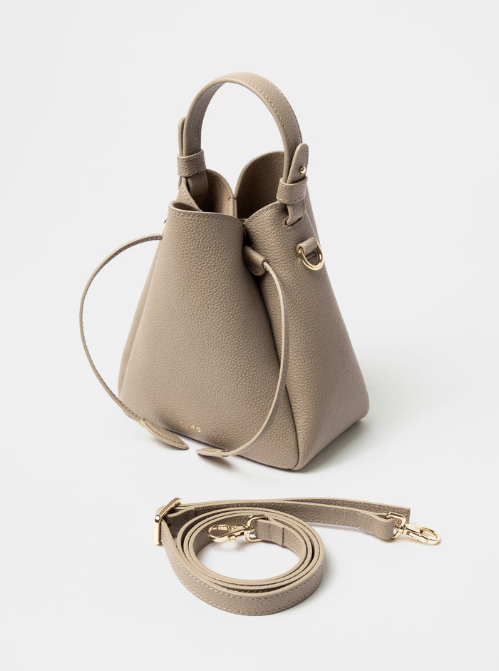 lupo barcelona Deia Bucket bag with a removable shoulder strap Grandes ahorros