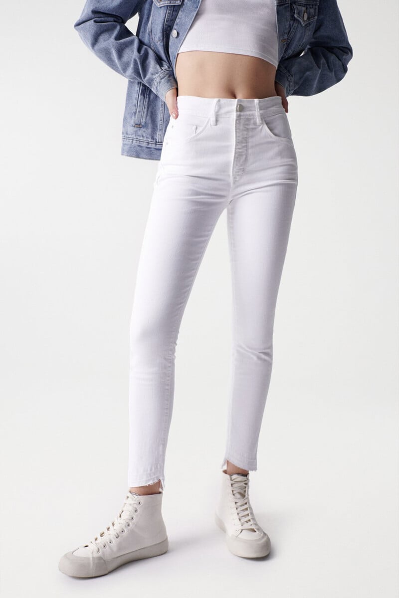 pedro del hierro Vaqueros faith push in cropped Solo queda un día