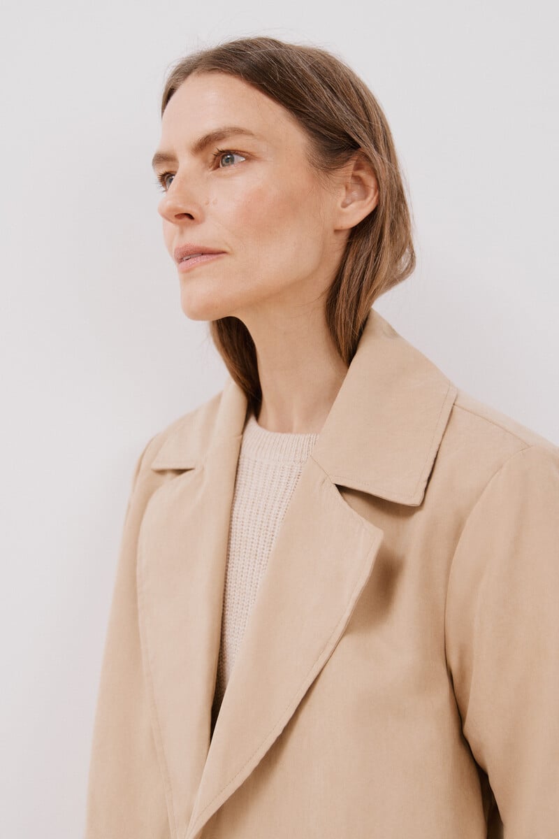 pedro del hierro Gabardina fluida waterrrepelent En oferta