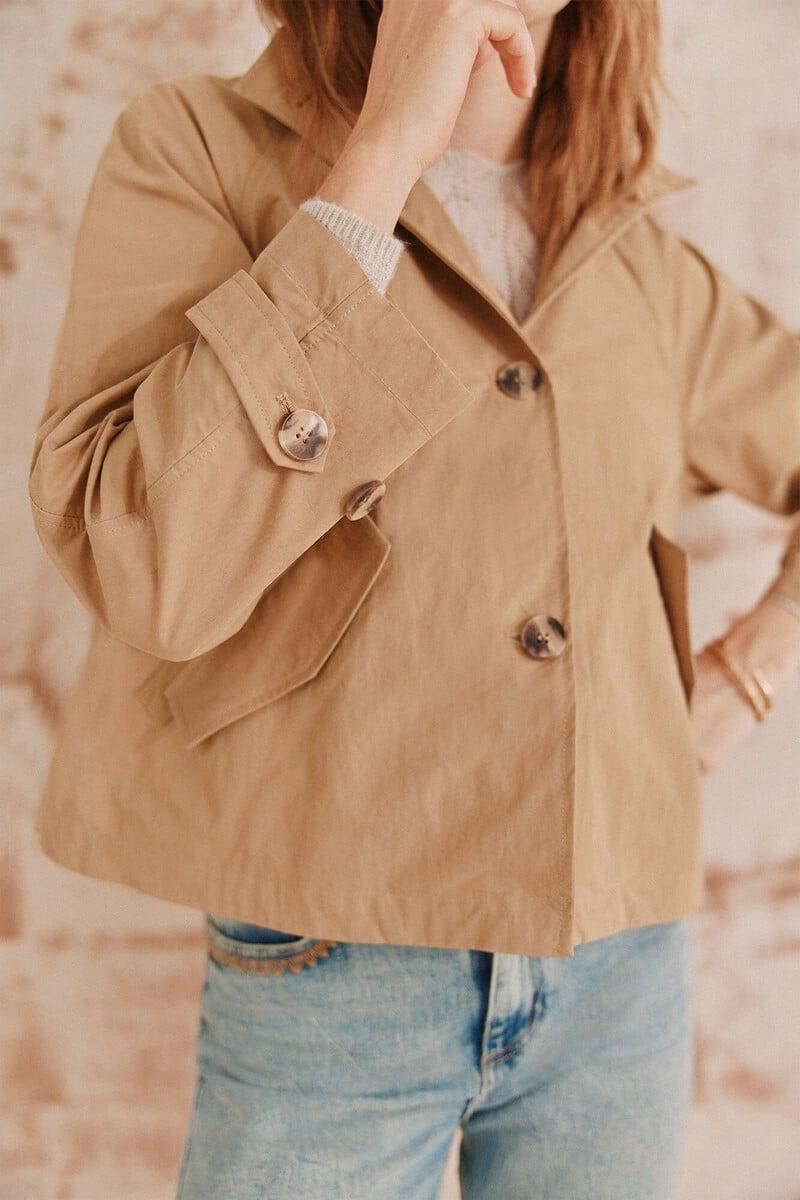 pedro del hierro Daniela. Gabardina corta Gran oferta