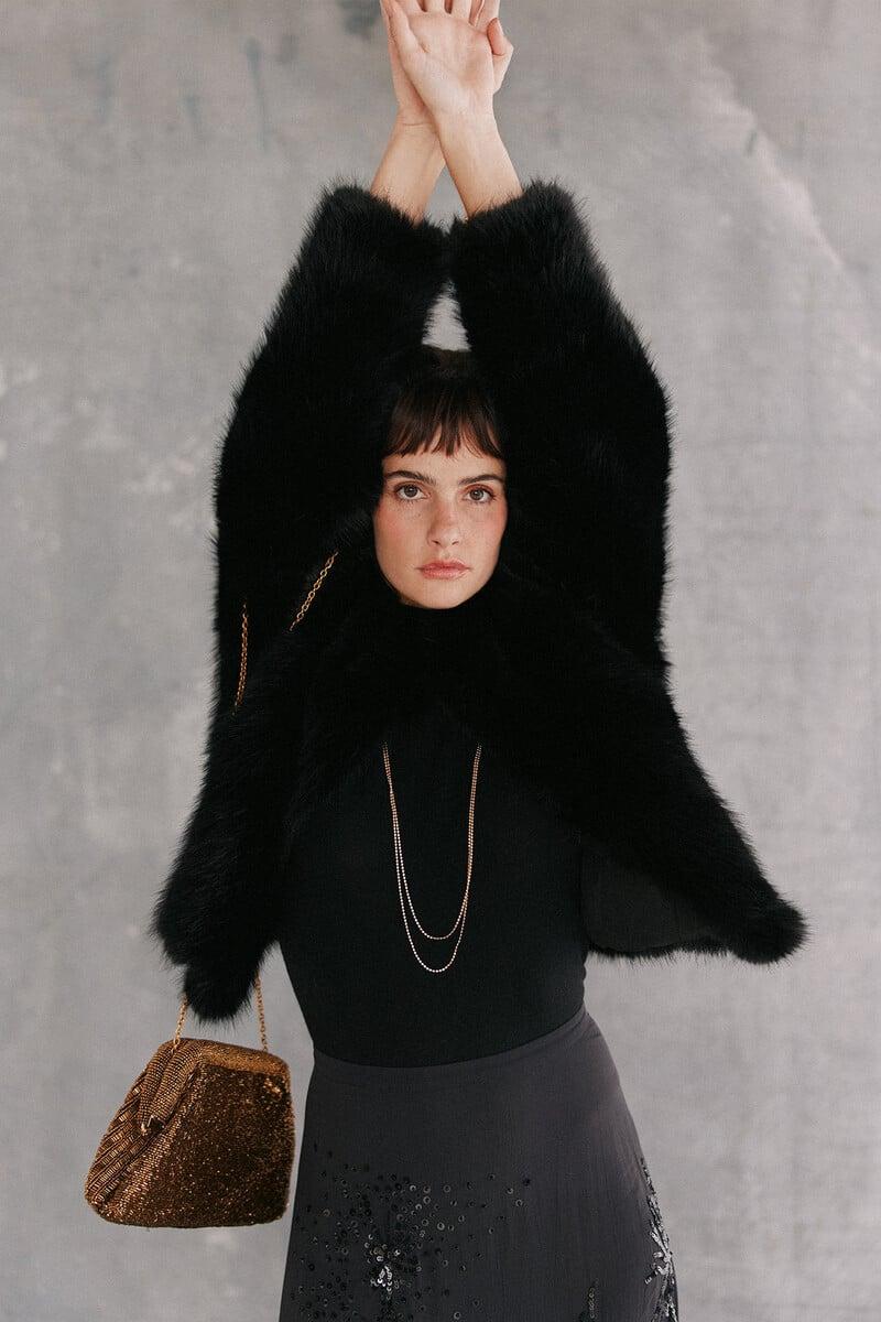 pedro del hierro Anna. Chaqueta corta de pelo sintético Promoción por tiempo limitado