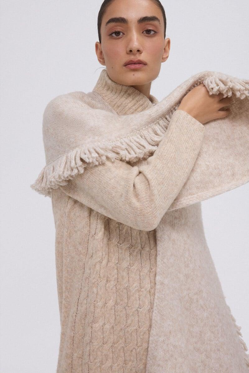 pedro del hierro Poncho de punto marrón con flecos Venta caliente