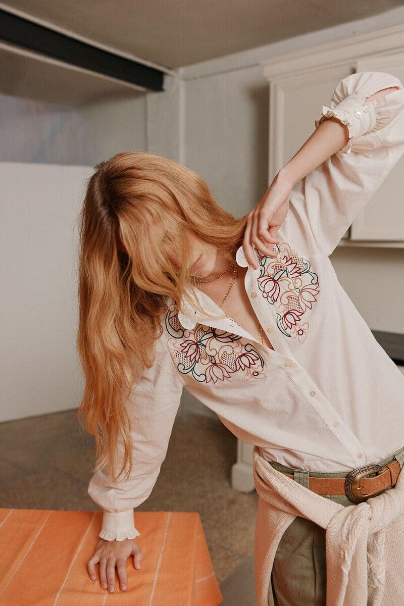 pedro del hierro Casilda. Blusa bordada Liquidación