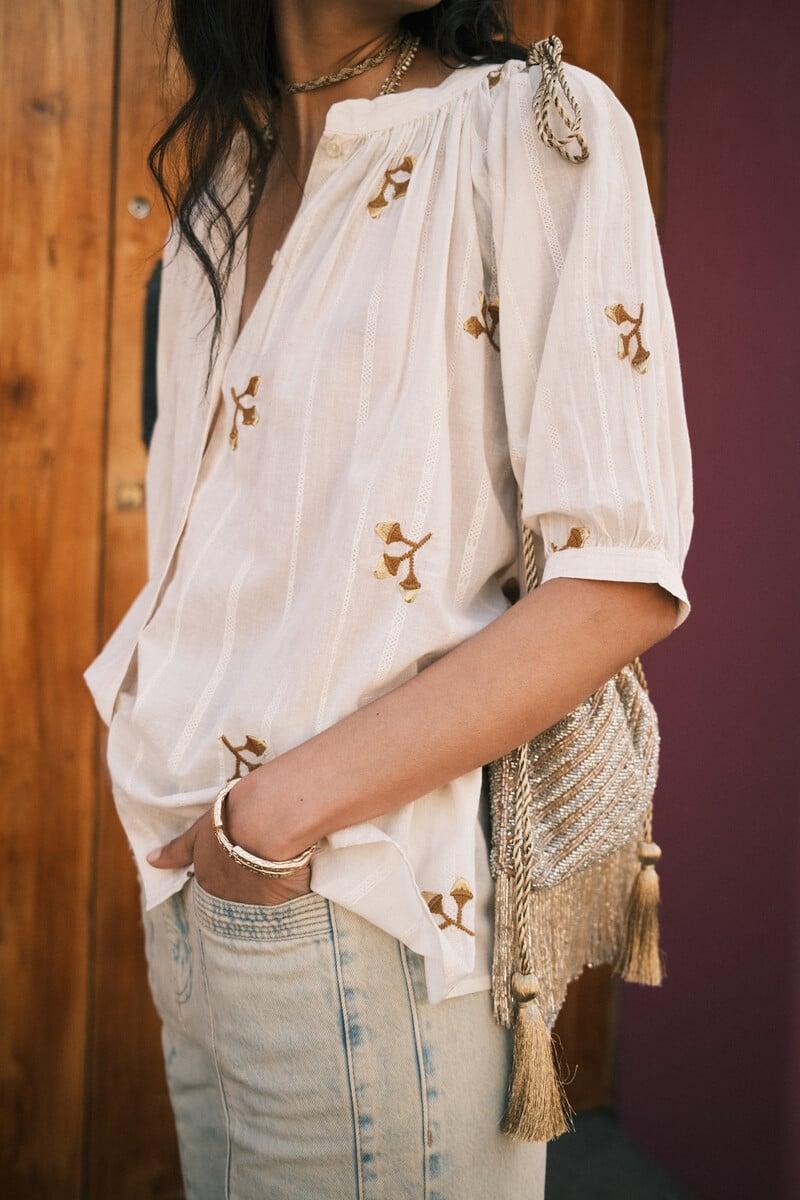 pedro del hierro Gadea. Blusa bordada Último día