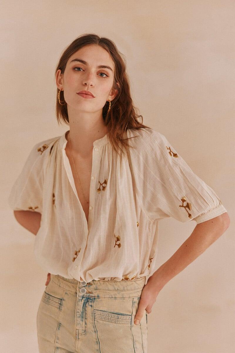 pedro del hierro Gadea. Blusa bordada Último día