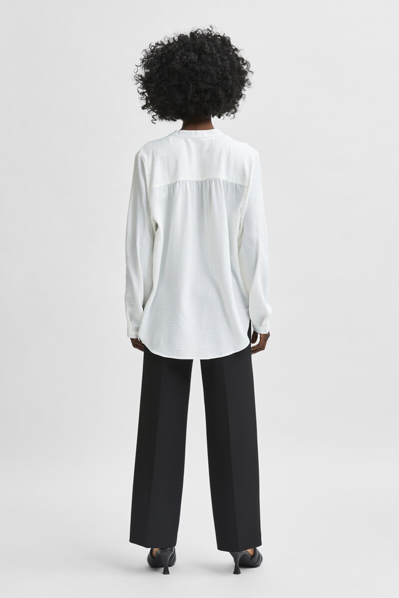 pedro del hierro Blusa fluida con cuello de pico confeccionada con materiales reciclados En oferta