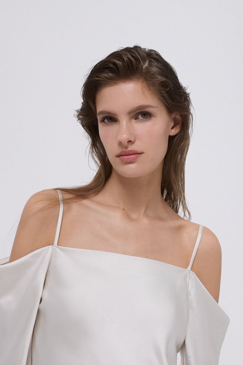 pedro del hierro Top satén hombro descubierto En oferta