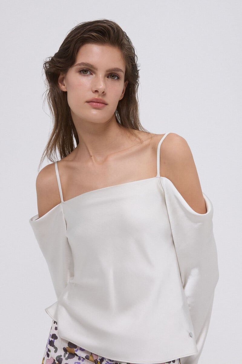 pedro del hierro Top satén hombro descubierto En oferta