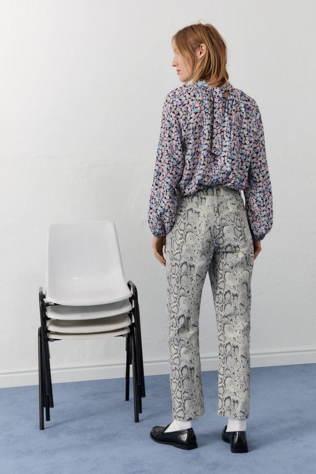 the new society Blusa de mujer de Ginebra Descuentos del mes