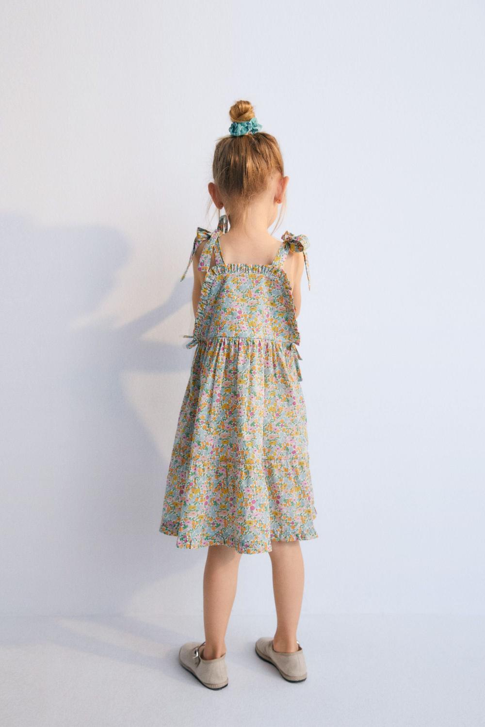the new society Vestido Andreas Ahorra y exporta