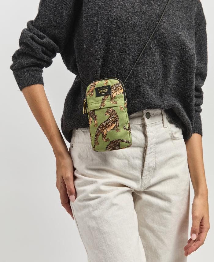 wouf Olive Leopard Crossbody Phone Bag En oferta
