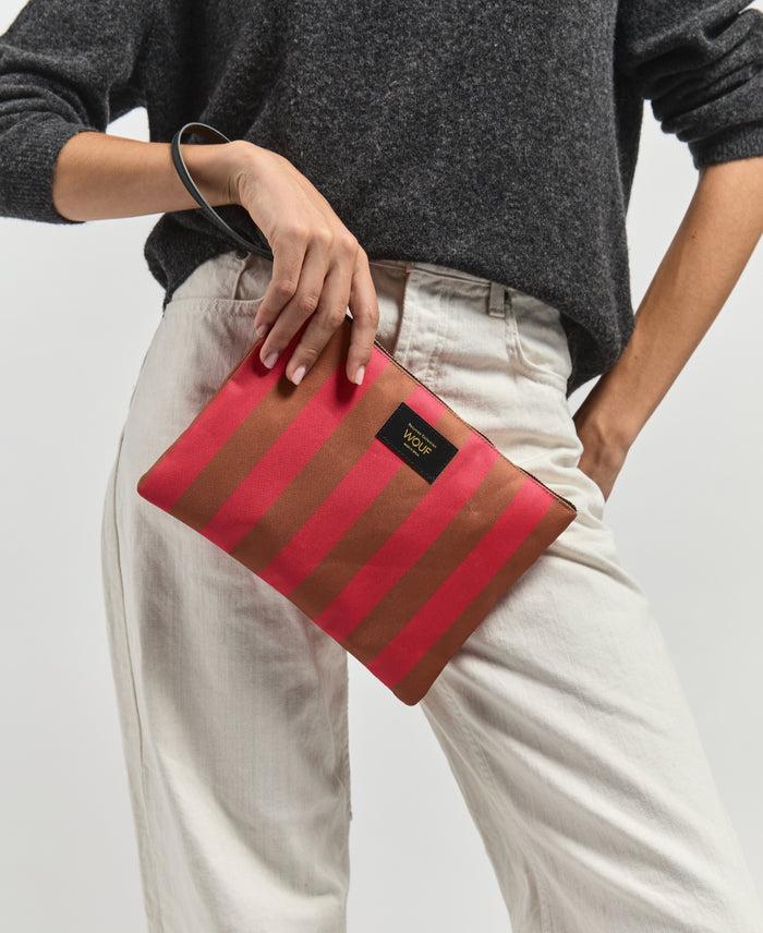wouf Pat XL Pouch Bag En oferta