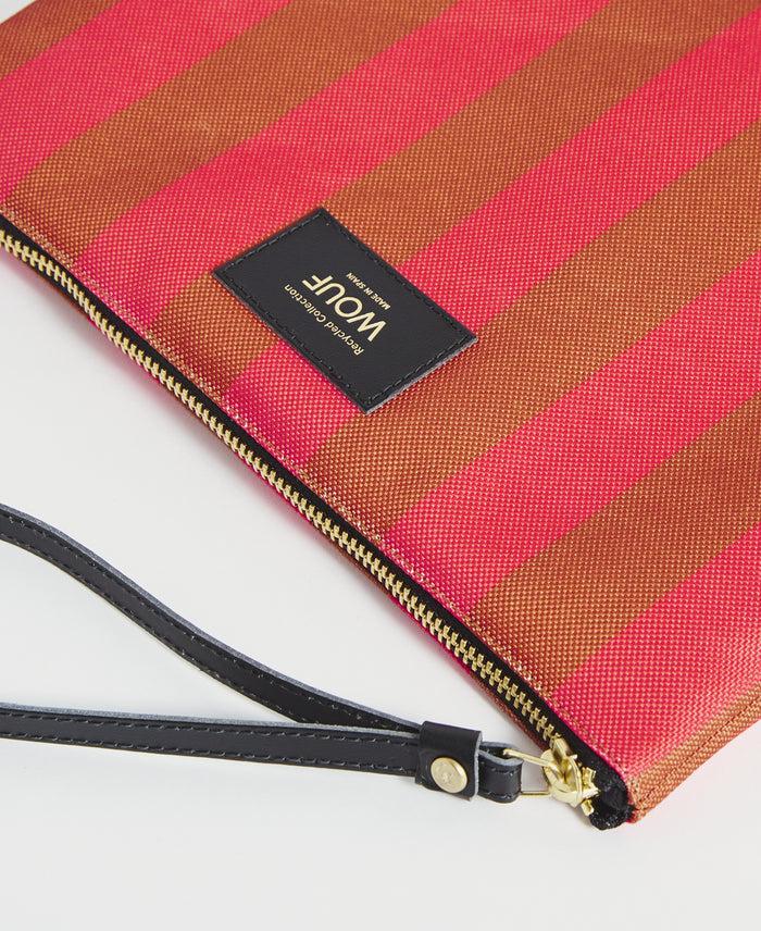 wouf Pat XL Pouch Bag En oferta