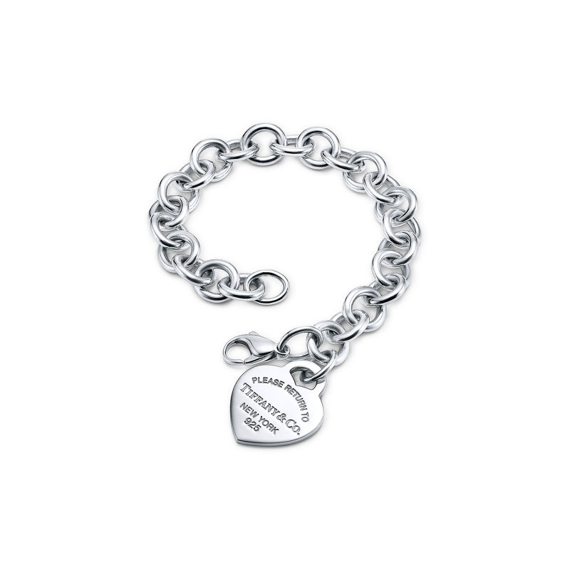 Tiffany & Co. Return to Tiffany™ Pulsera con charm de insignia de corazón en plata Ventas relámpago