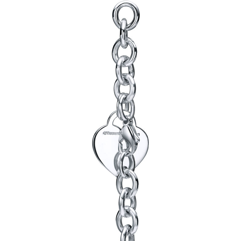 Tiffany & Co. Return to Tiffany™ Pulsera con charm de insignia de corazón en plata Ventas relámpago