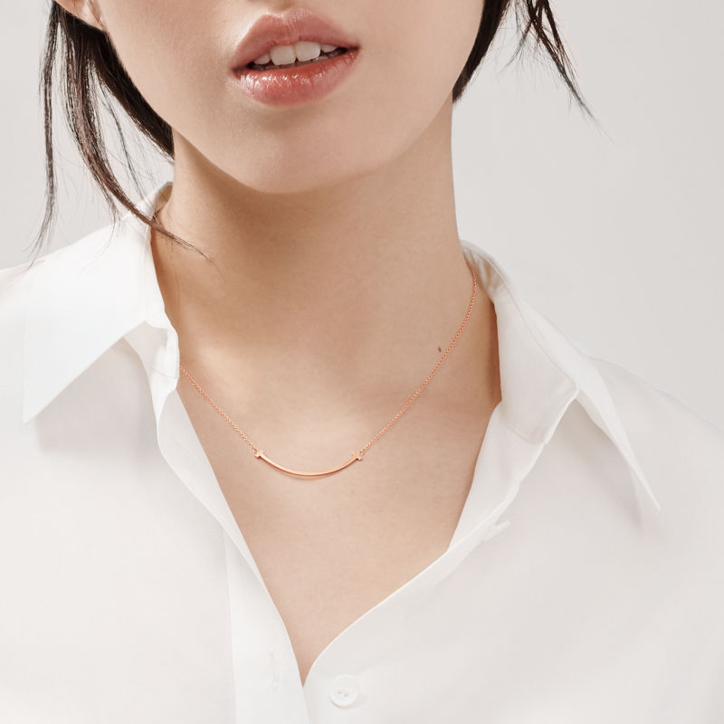 Tiffany & Co. Tiffany T Colgante Smile de oro rosa tamaño pequeño Oferta especial