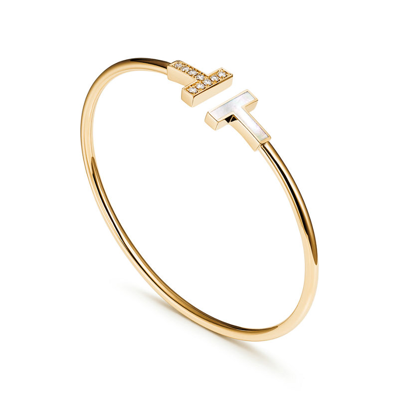 Tiffany & Co. Tiffany T Pulsera Wire de oro amarillo con nácar y diamantes Tienda de fábrica