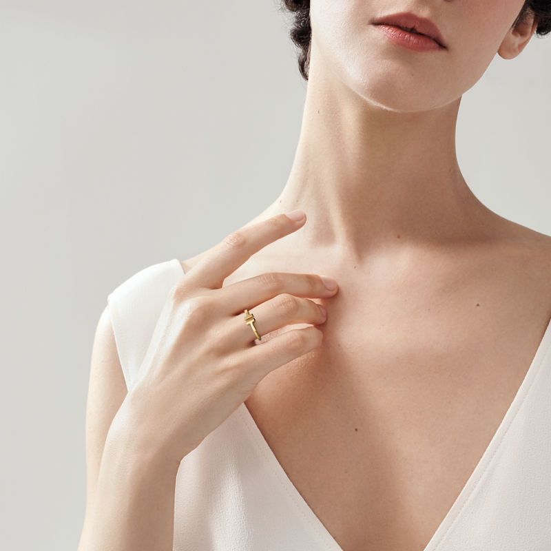 Tiffany & Co. Tiffany T Anillo Wire de oro amarillo En oferta