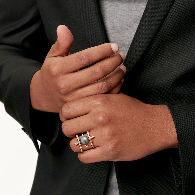 Tiffany & Co. Tiffany Titan by Pharrell Williams Anillo de perla de Tahití y oro con diamantes Envío gratis