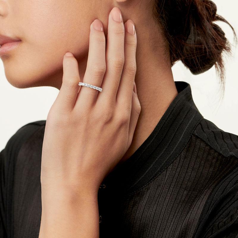 Tiffany & Co. Tiffany Forever Alianza en platino con un círculo completo de diamantes 3 mm de ancho Envío gratis