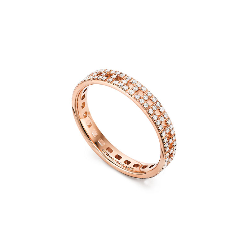 Tiffany & Co. Tiffany T Anillo estrecho True de oro rosa con diamantes en pavé Precios de Black Friday