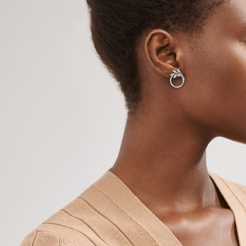 Tiffany & Co. Tiffany Victoria® Pendientes circulares de vid de diamantes en platino Gran oferta