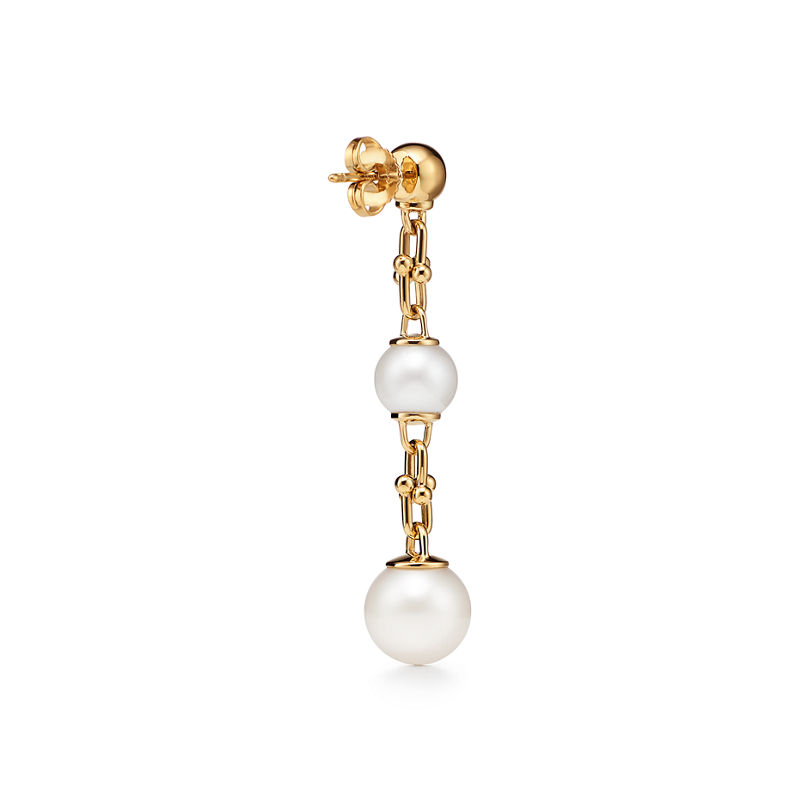 Tiffany & Co. Tiffany HardWear Pendientes largos triples de eslabones en oro amarillo con perlas de agua dulce Oferta especial