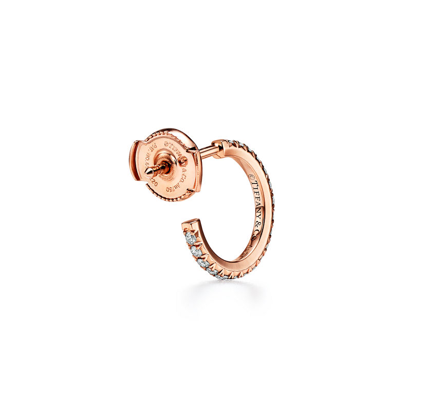 Tiffany & Co. Tiffany Metro Pendientes de aro en oro rosa con diamantes tamaño pequeño Tienda