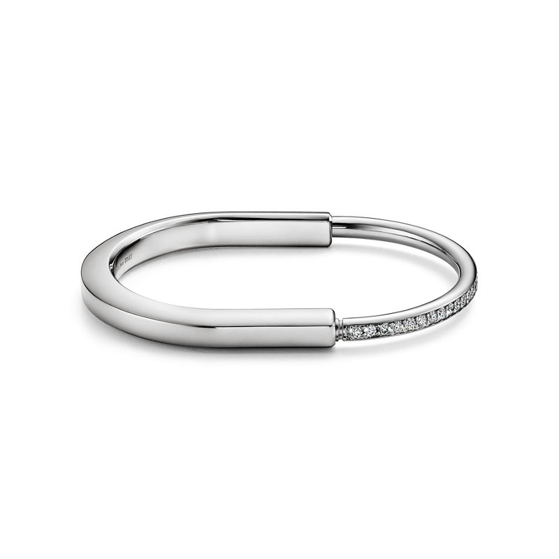 Tiffany & Co. Tiffany Lock Brazalete en oro blanco con medio pavé de diamantes