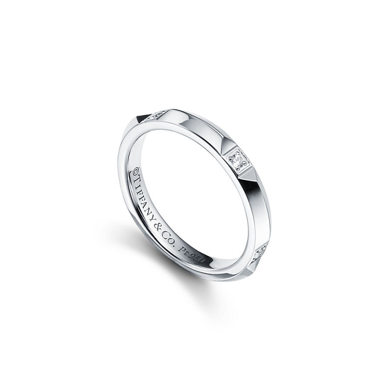 Tiffany & Co. Tiffany True™ Alianza en platino con diamantes 2 5 mm de ancho Grandes descuentos