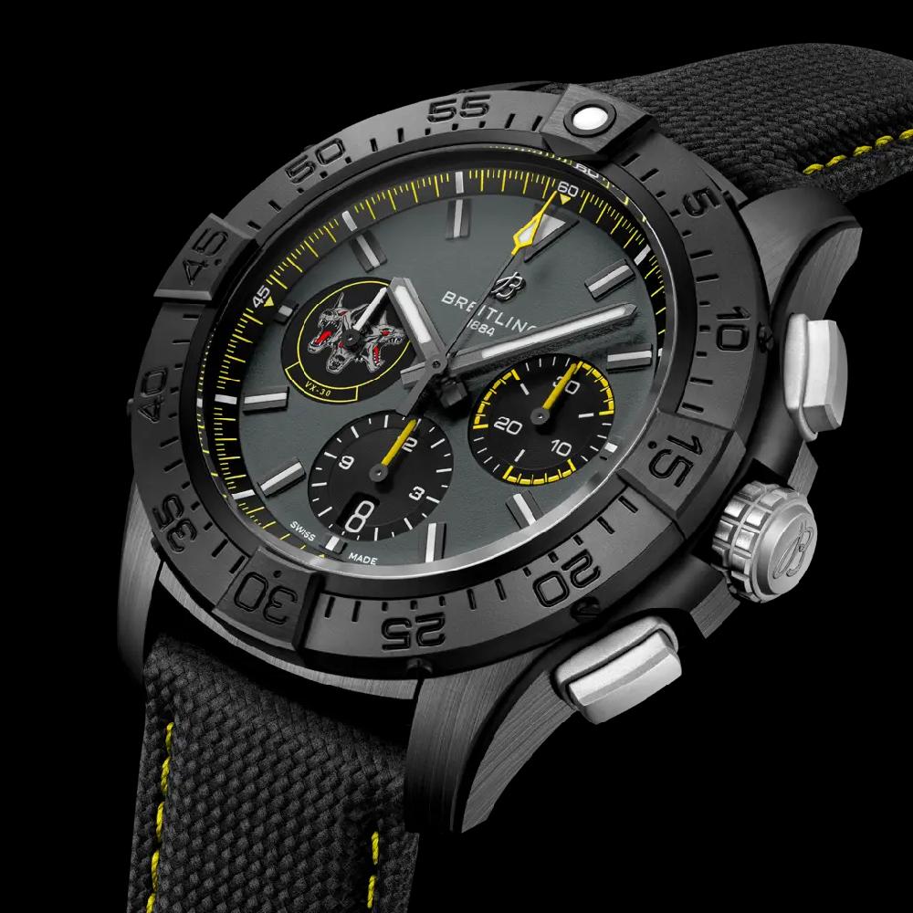 Breitling Avenger B01 Chronograph 44 Night Mission Bloodhounds Libre de impuestos