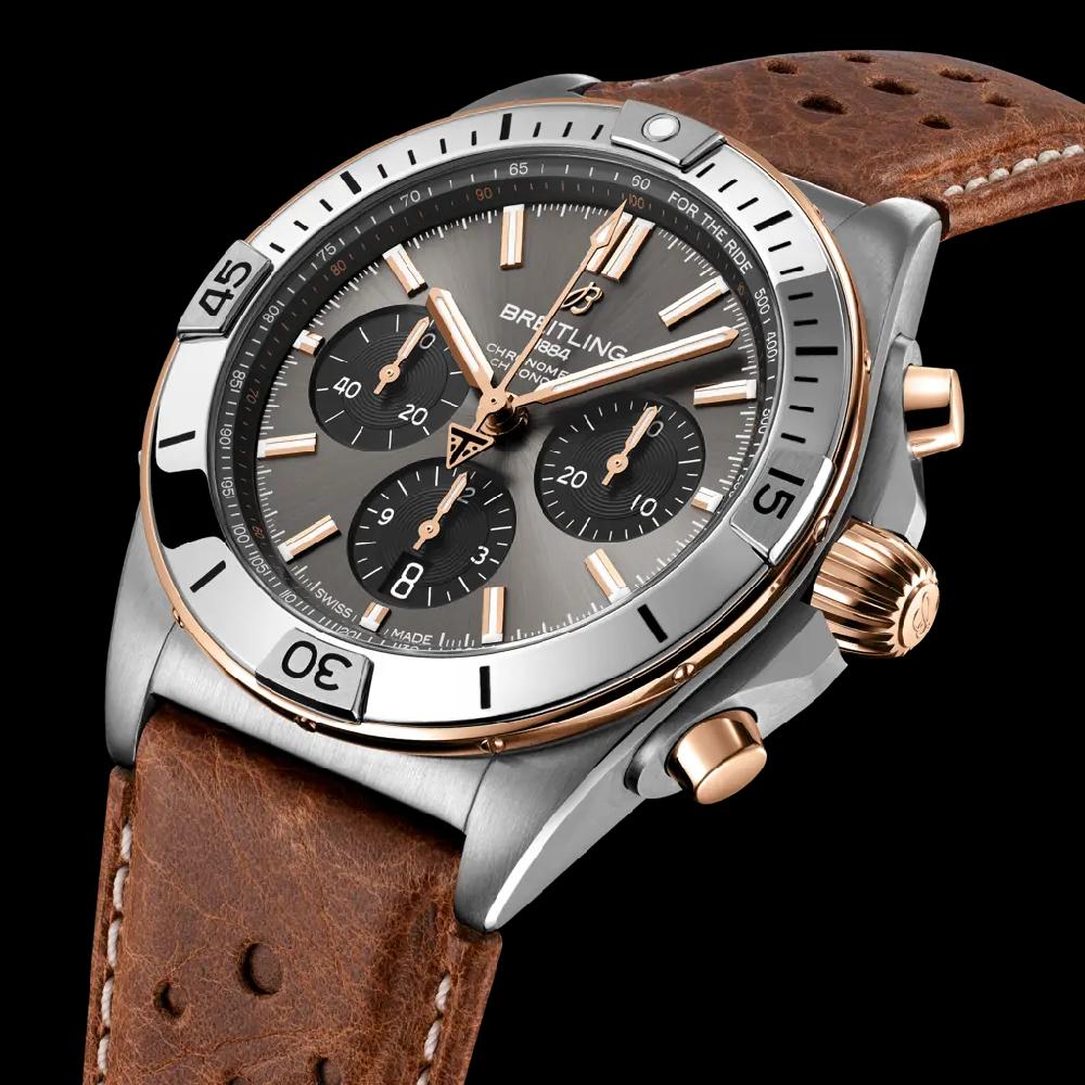 Breitling Chronomat B01 42 Triumph 2025
