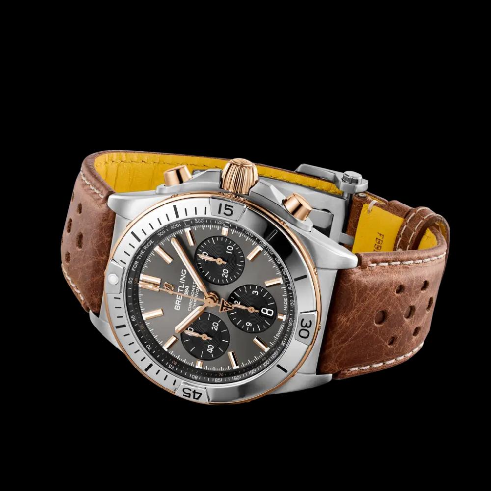 Breitling Chronomat B01 42 Triumph 2025