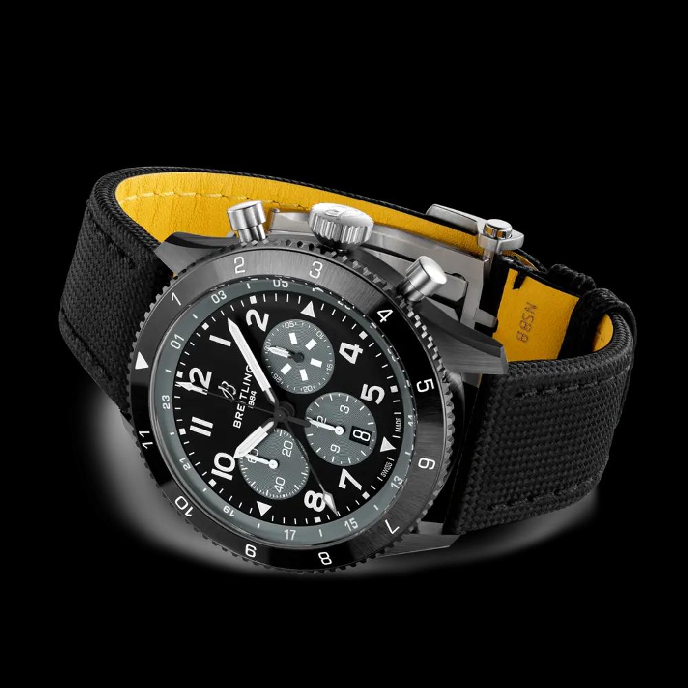 Breitling Super AVI B04 Chronograph GMT 46 Mosquito Night Fighter Solo hoy