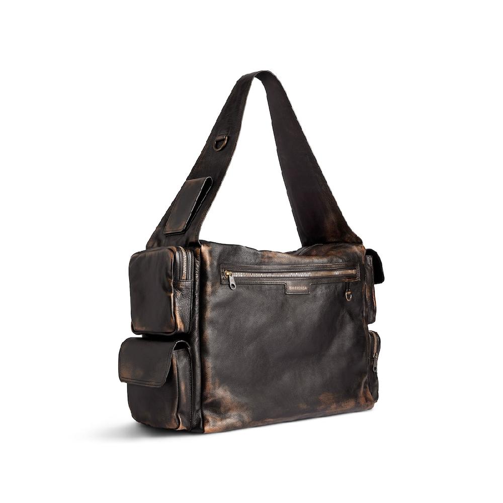 Balenciaga Bolso Sling Superbusy Grande Efecto Desgastado para Hombre en Marrón Precios de Black Friday