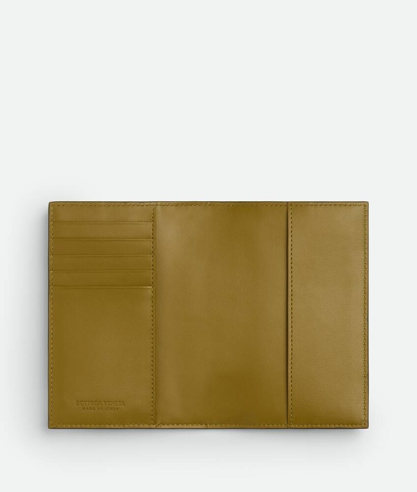 Bottega Veneta Portapasaportes Cassette Devoluciones gratuitas