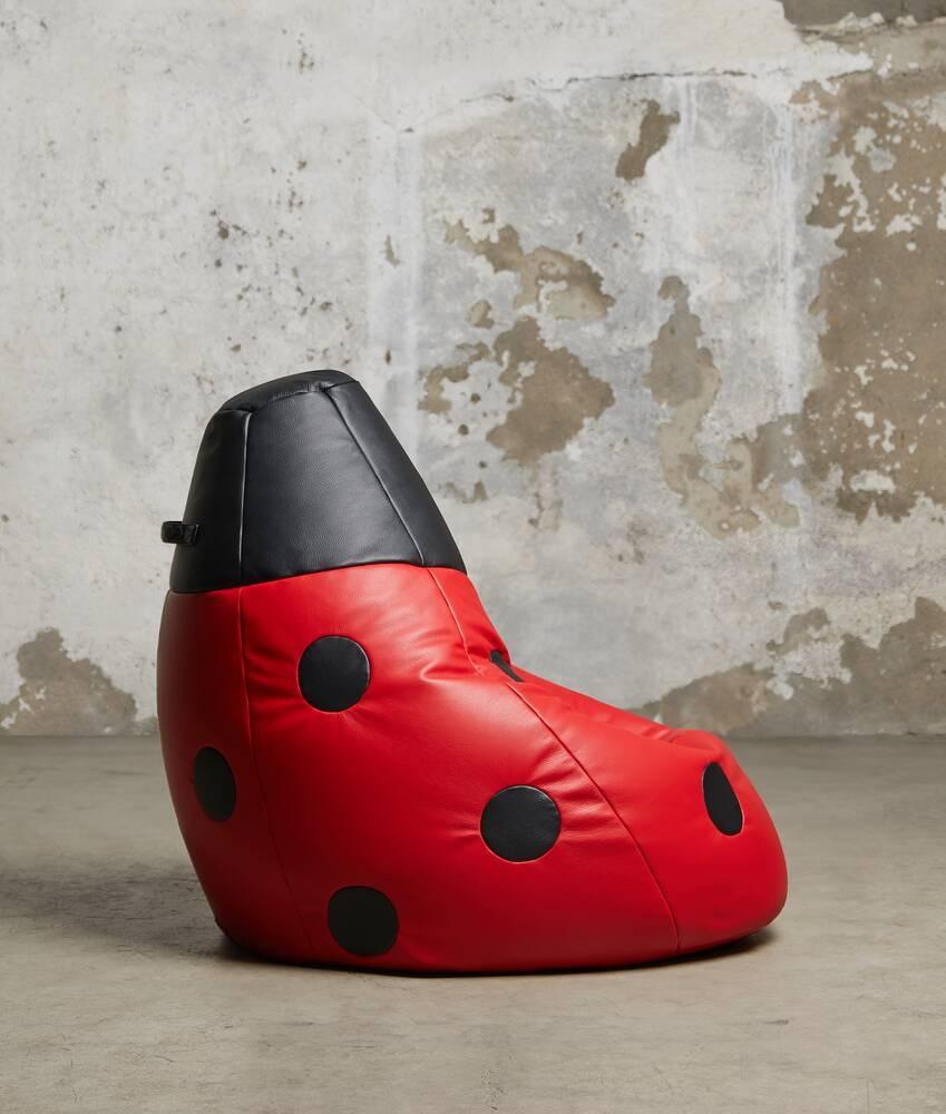 Bottega Veneta Puf pequeño con diseño de mariquita En línea