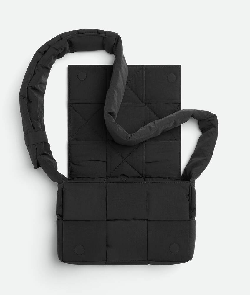 Bottega Veneta Bolso Padded Tech Cassette pequeño Superdescuento