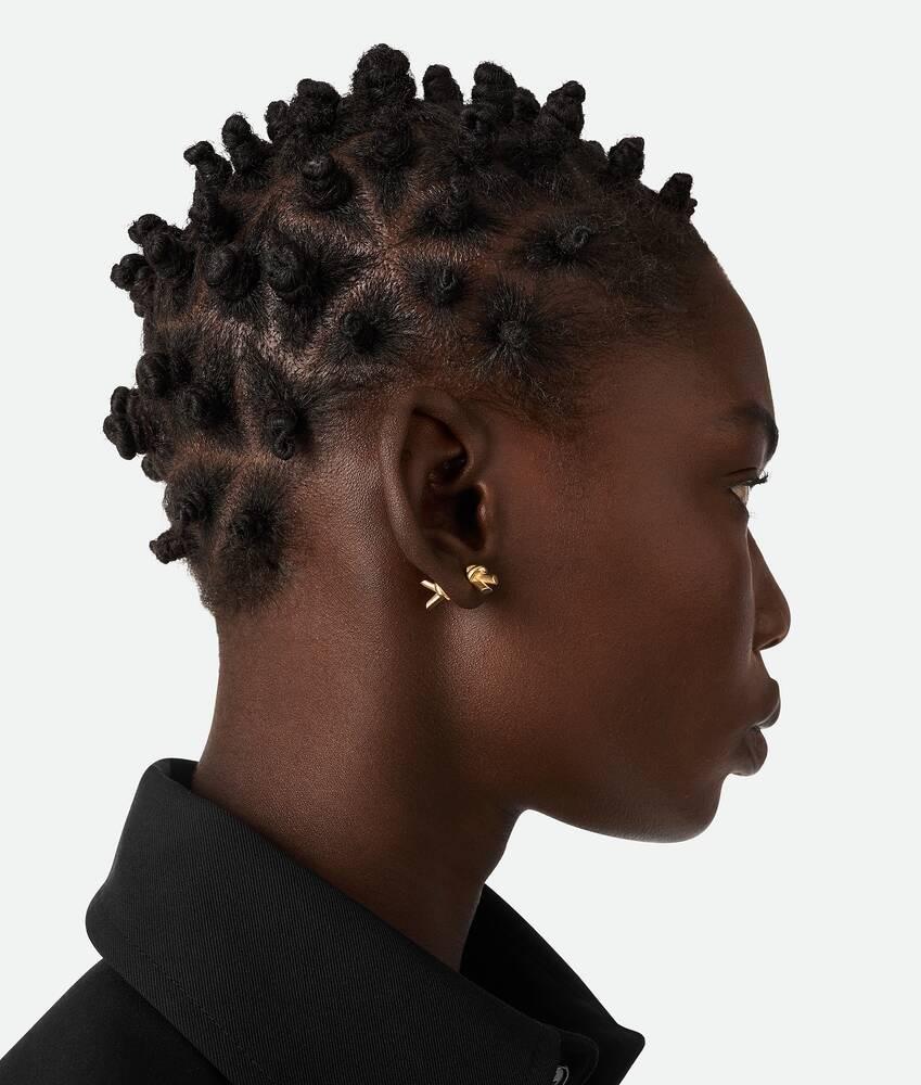 Bottega Veneta Pendientes de botón Knot COMPRAR AHORA