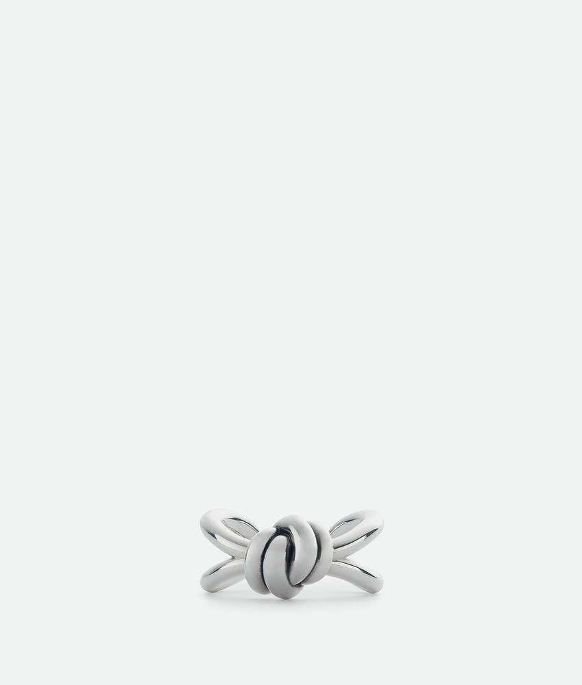 Bottega Veneta Anillo Knot Solo hoy
