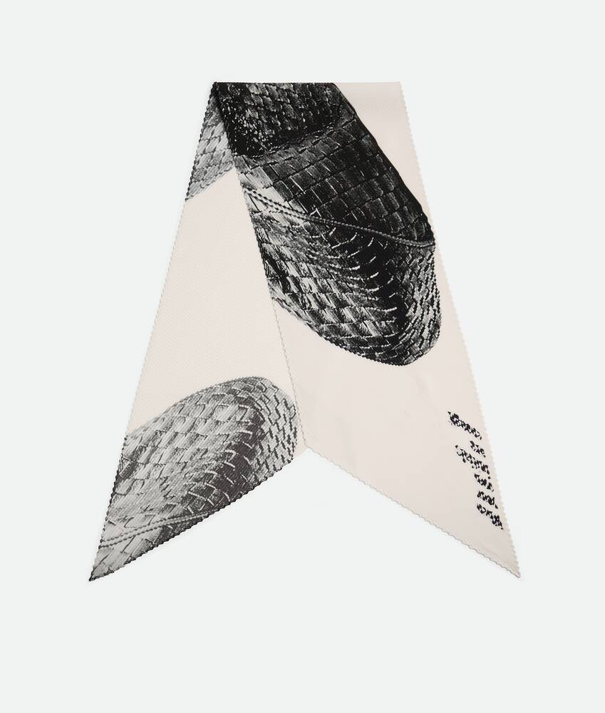 Bottega Veneta Foulard plisado estampado Limitado a 3 días