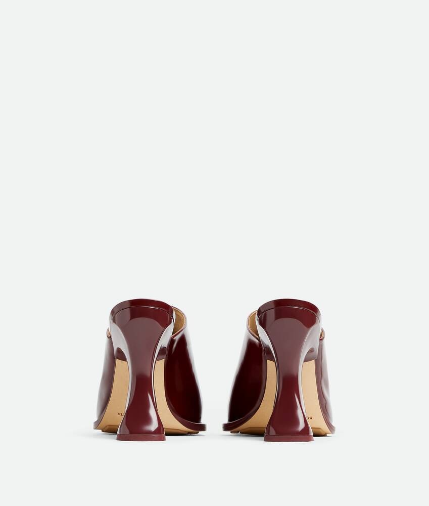 Bottega Veneta Mule Cha-Cha Ahorra y exporta