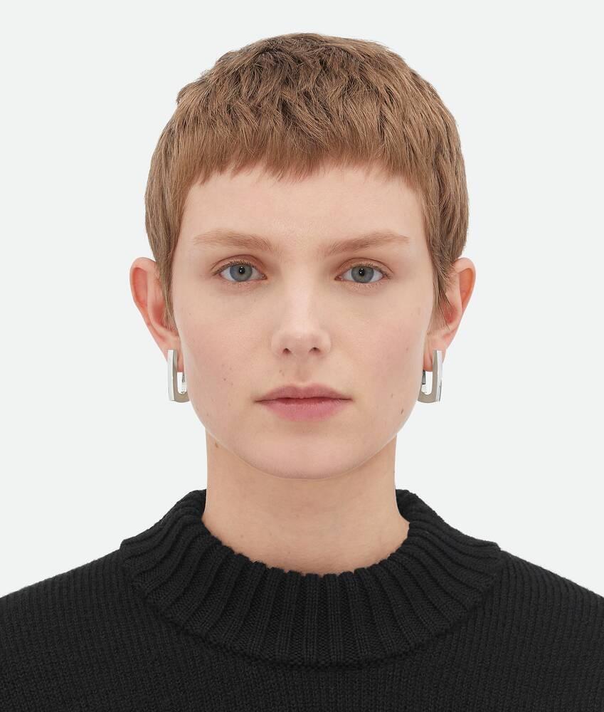 Bottega Veneta Pendientes Shape Hoop COMPRAR AHORA