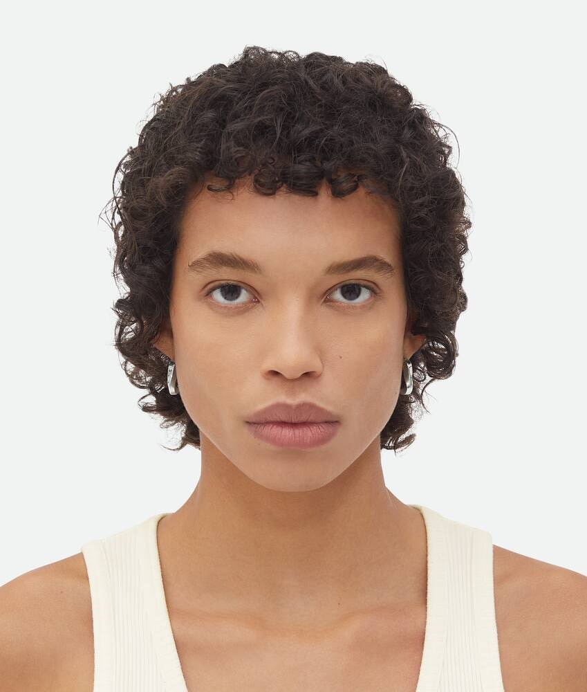 Bottega Veneta Pendientes Hoop Twist Triangle Pequeños Últimos 2 días