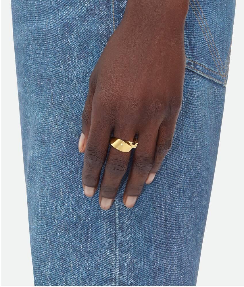 Bottega Veneta Anillo Twist Solo hoy